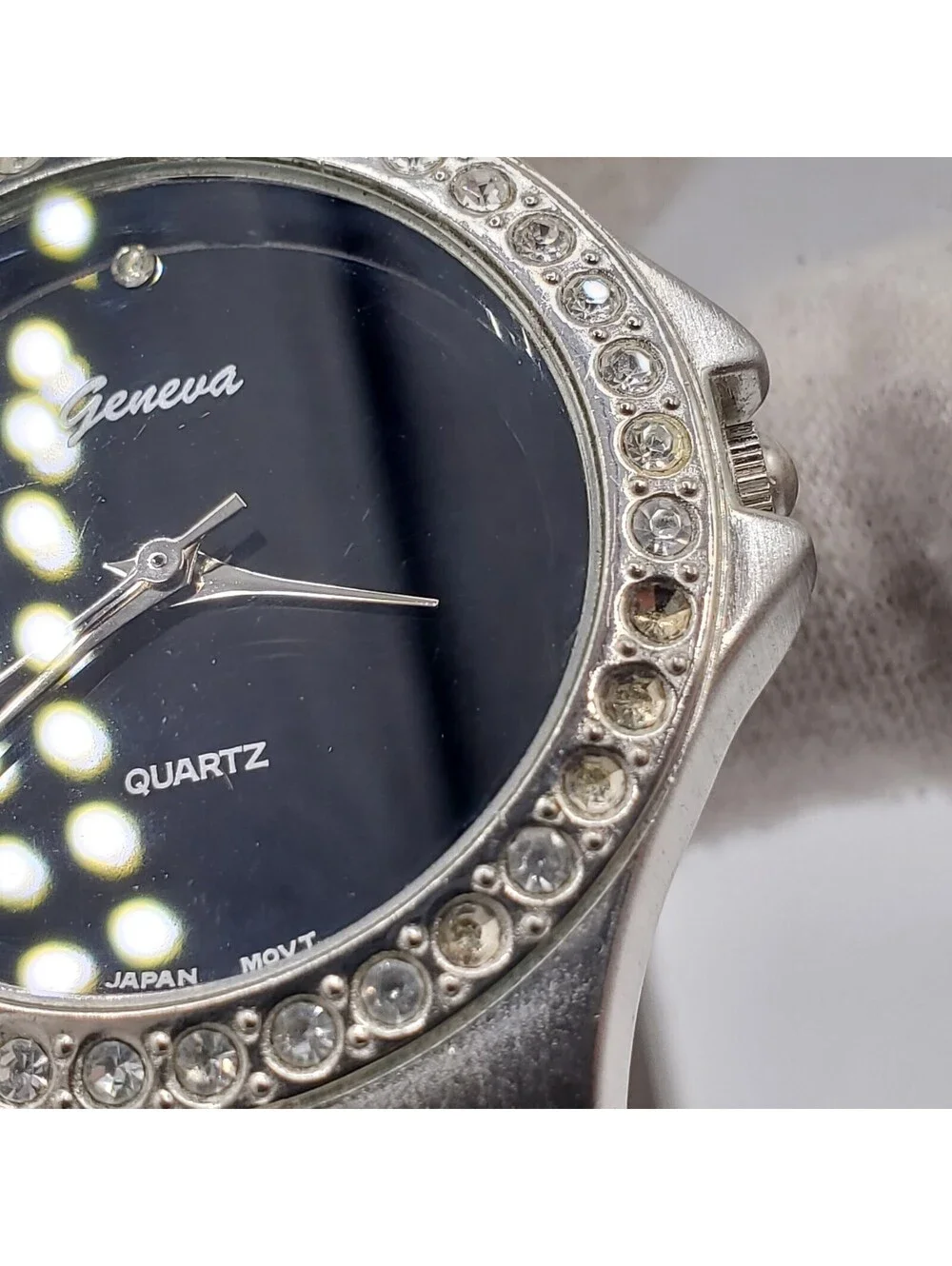 Geneva Watch Women 33mm Black Dial Rhinestone Bezel Silver Tone New Battery